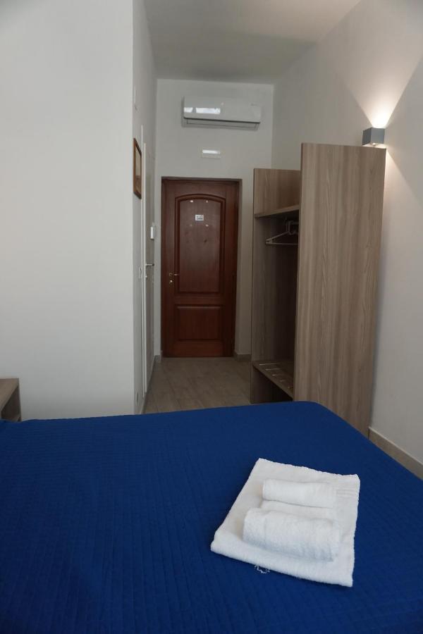 Holiday Rooms Florens Exteriör bild